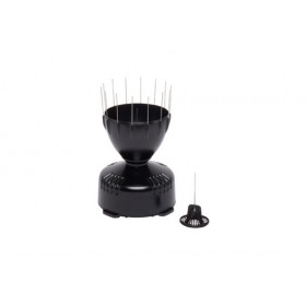 Tipping bucket rain gauge with flat base