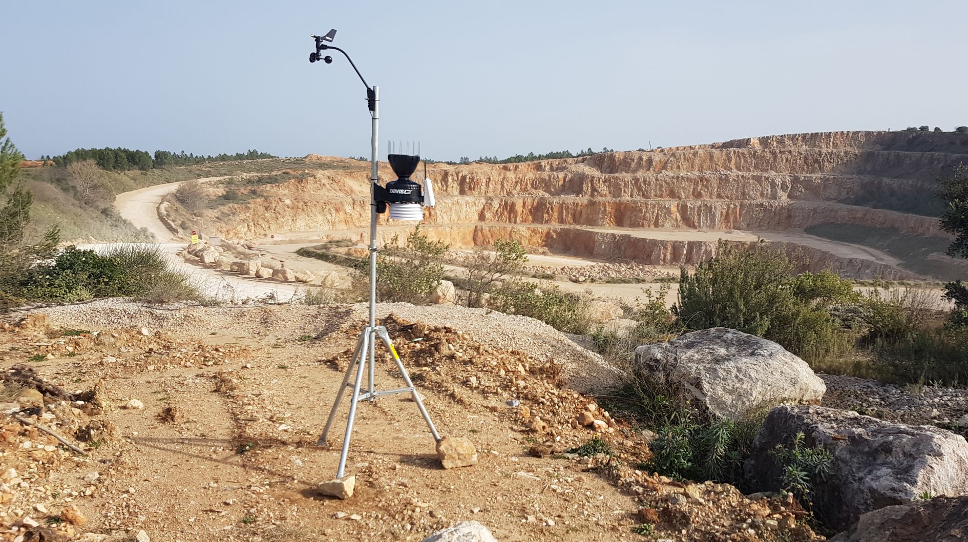 Installation station météo sur trépied